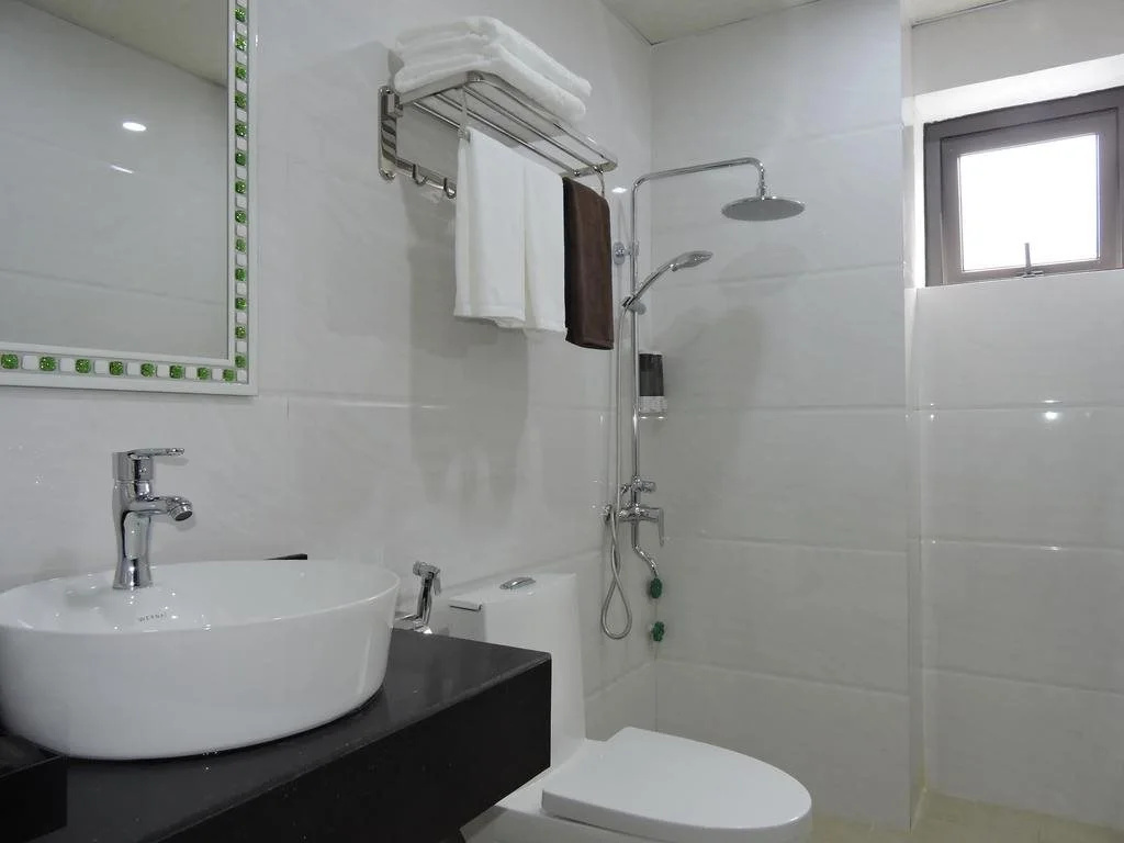 White Crown Hotel
