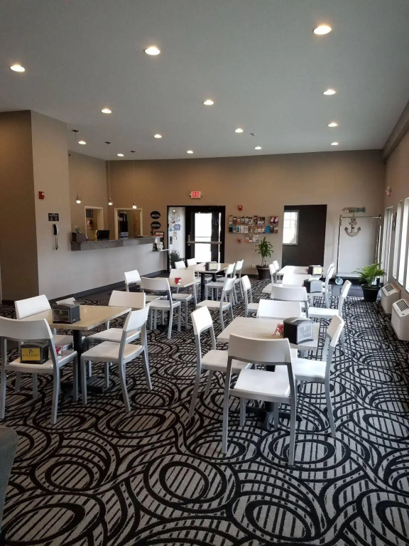 Okoboji Inn & Suites