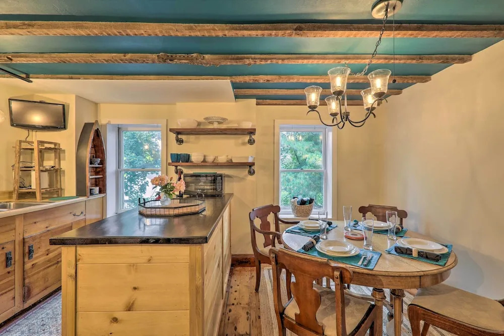 Historic Home in Lambertville: Walk to Bridge