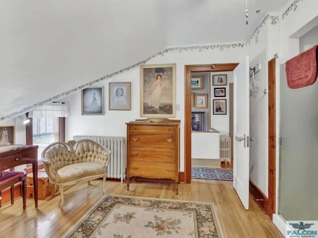 Robins Nest Bed & Breakfast