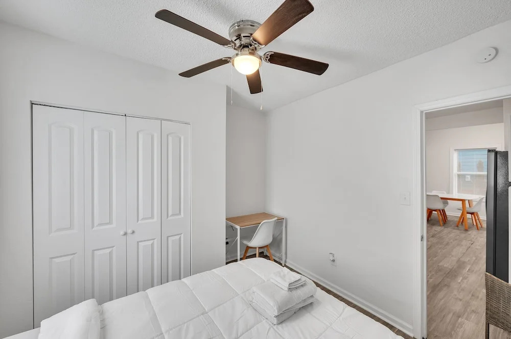 Quiet Family Home - Downtown, Pet Friendly, 4 Beds