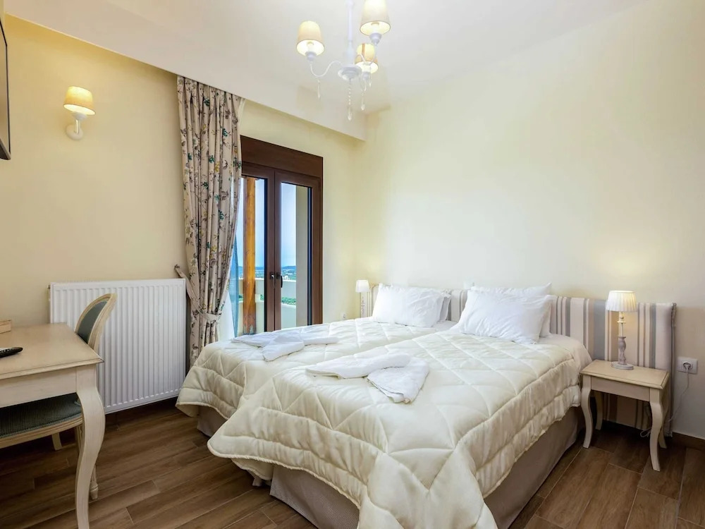 Villa with Private Pool near Sea & Arkadi Monastery on NW Coast