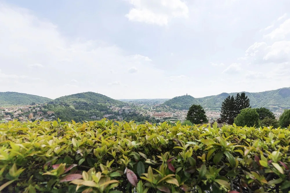 SUITE & POOL-Como House-160 mt-Private Indoor Swimming Pool, heated all year-Private Covered Parking-Private Garden and terrace-Fully equipped Kitchen