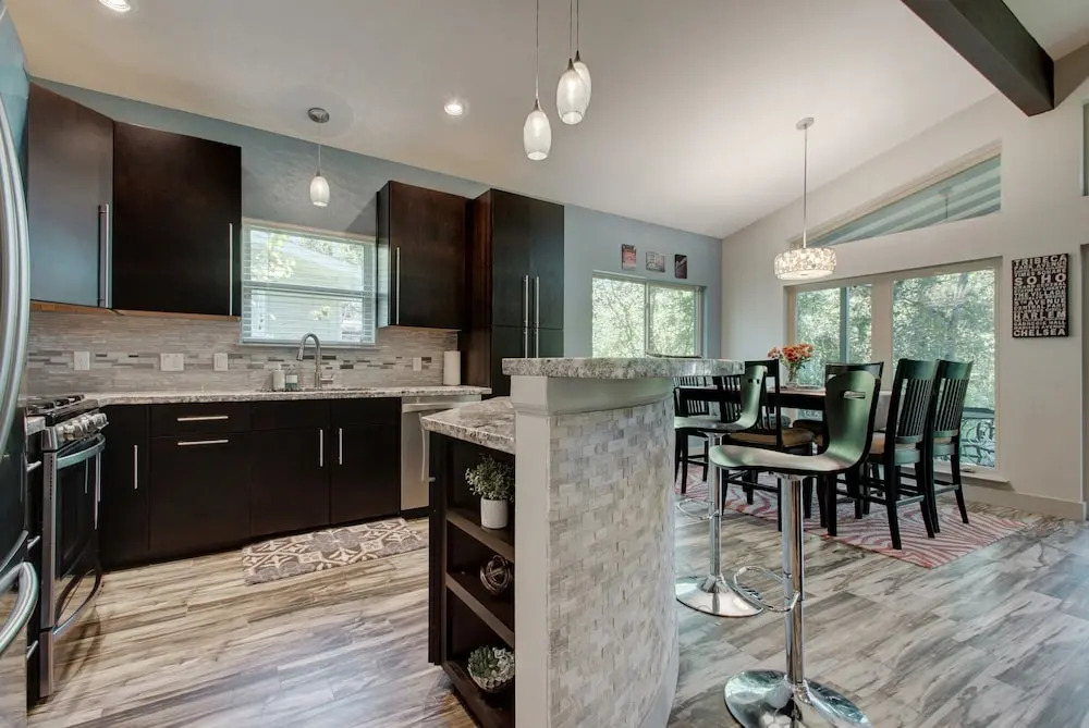 3BR Tree Shaded Home in Austin by RedAwning