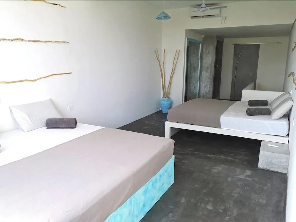 Banana Bunks Mirissa