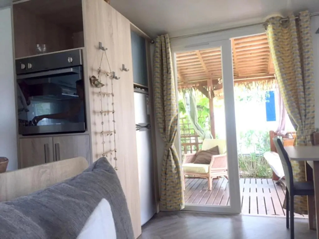 Bungalow de 3 chambres avec piscine partagee et jardin amenage a Frejus a 5 km de la plage