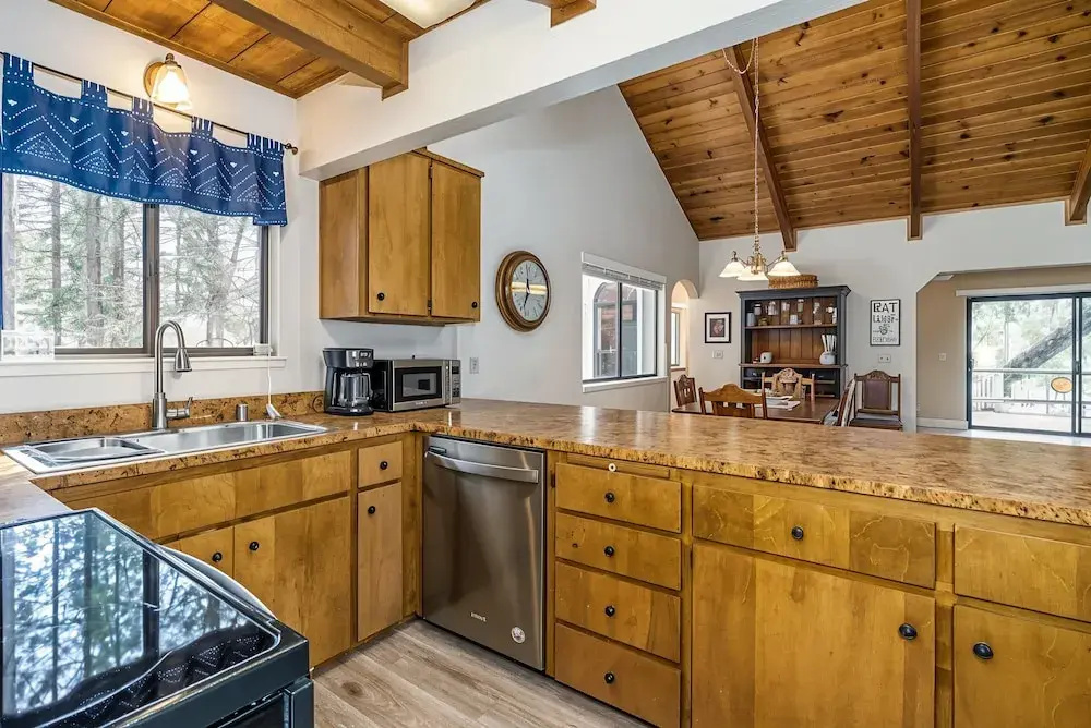 Three Wild Turkeys - Amazing Outdoor Spaces!  2 Decks! by Yosemite Region Resorts