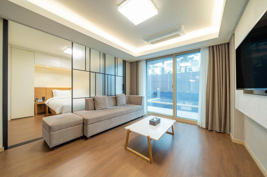 Chungchoho Best Hotel