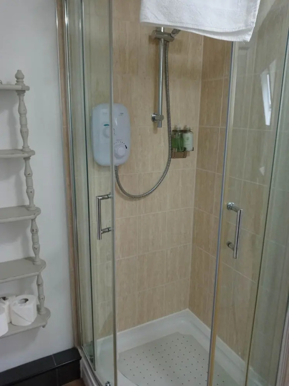 Close to the Seaside - Sleeps 4/free Wifi/parking