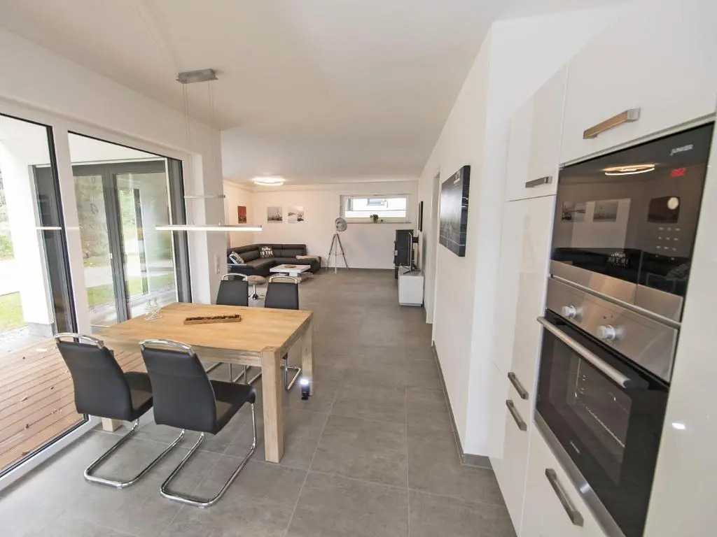 Haus "Jasmund" F 646 WG 01 im EG mit Kamin und Terrasse