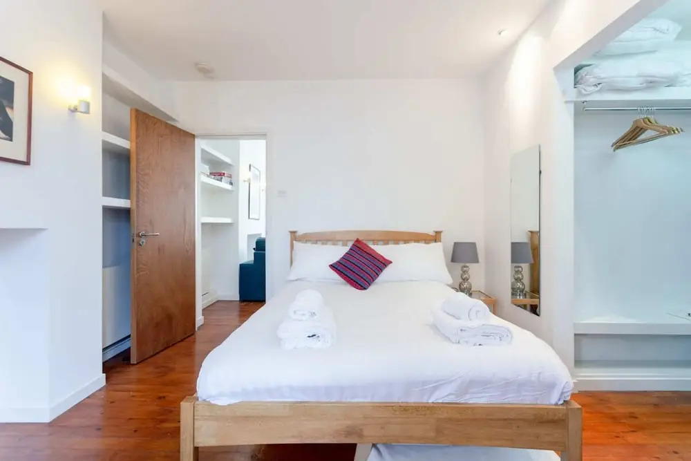 Fantastic and Bright 1 Bedroom Garden Flat