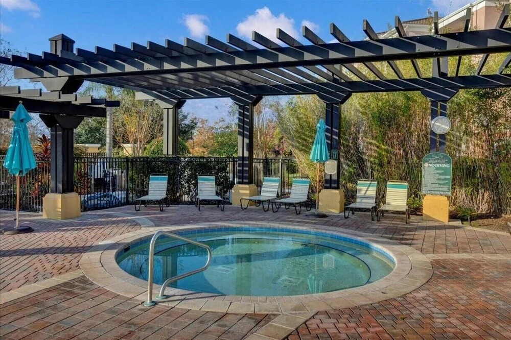 Near Universals Epic Universe Suite -3br