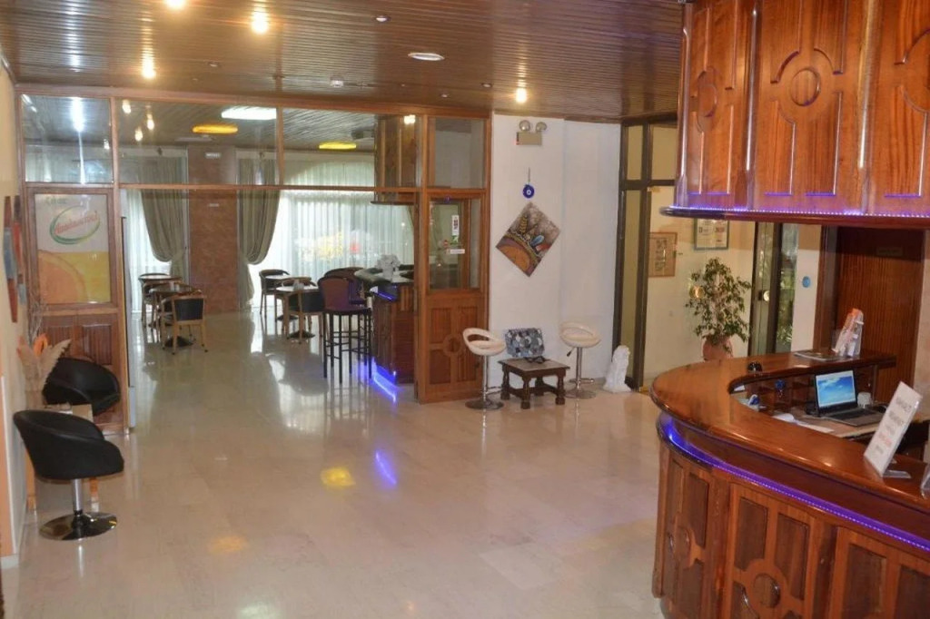 Paradise Hotel