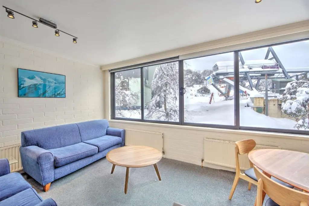 Snow Ski Apartments 06