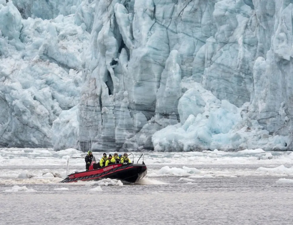 Svalbard Hotell | The Vault