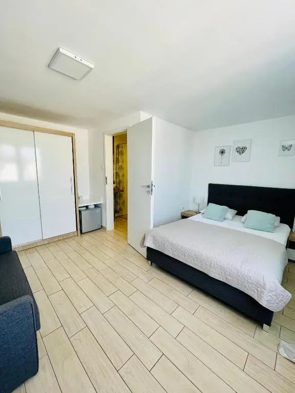 Pokoje i apartamenty Ula z pięknym ogrodem i śniadaniami