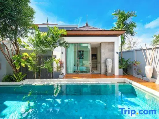 117 Teak 5 Bed Luxurious Pool Villa, Bangtao Beach