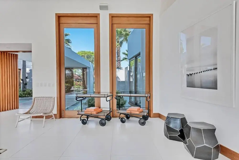 Modern Oasis Stunning Views of Golf Course River