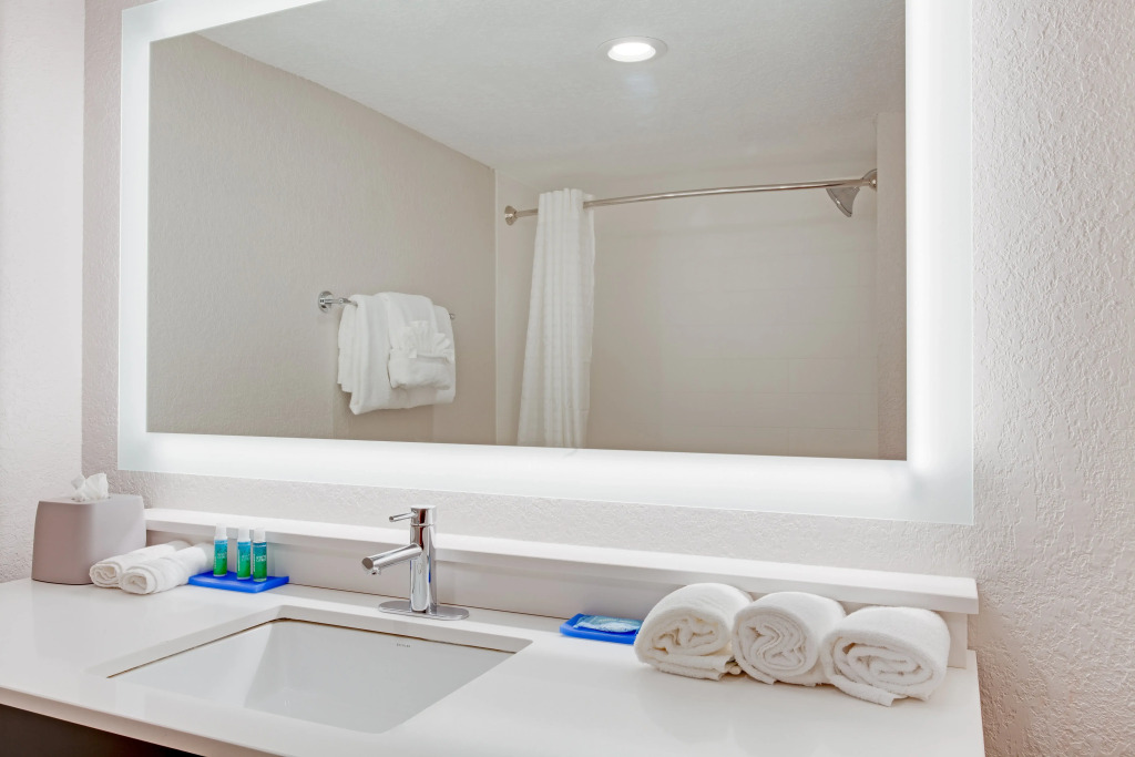 Holiday Inn Express Hotel & Suites Fort Lauderdale Airport/Cruise Port by IHG