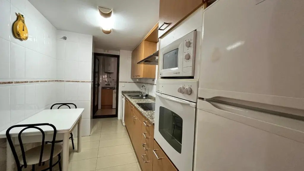 Apartamento en edi Paradise, con piscina y parking 141B - INMO22