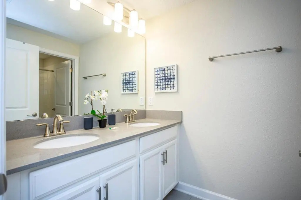 Splendid Four Bedroom Close To Disney w/ Pool 4987