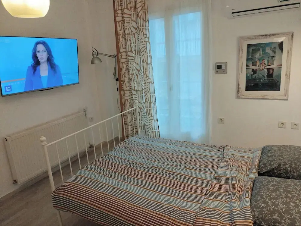Center Apartment-sleeps5-balcony-live Neighborhood