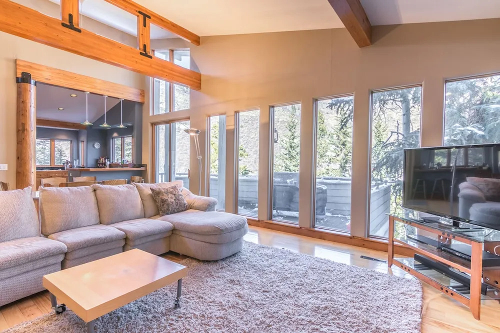 Roomy Vail House in Inter mountain by RedAwning