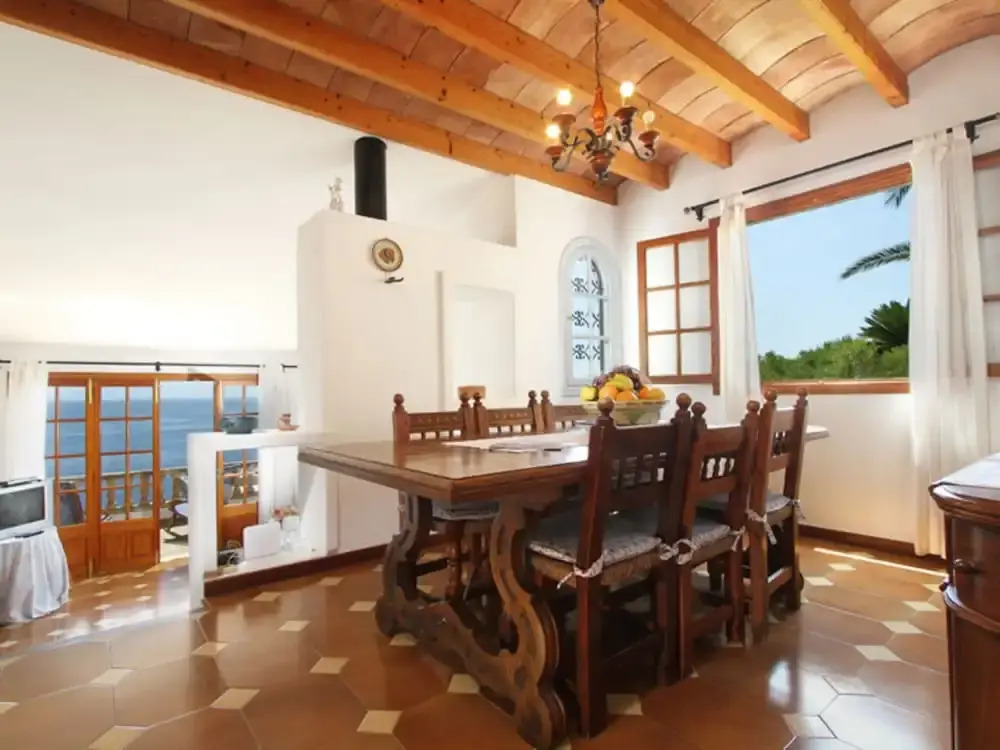 Fantastic Villa With Private Swimming Pool, Garage, Bbq, Patio, Wifi and the sea