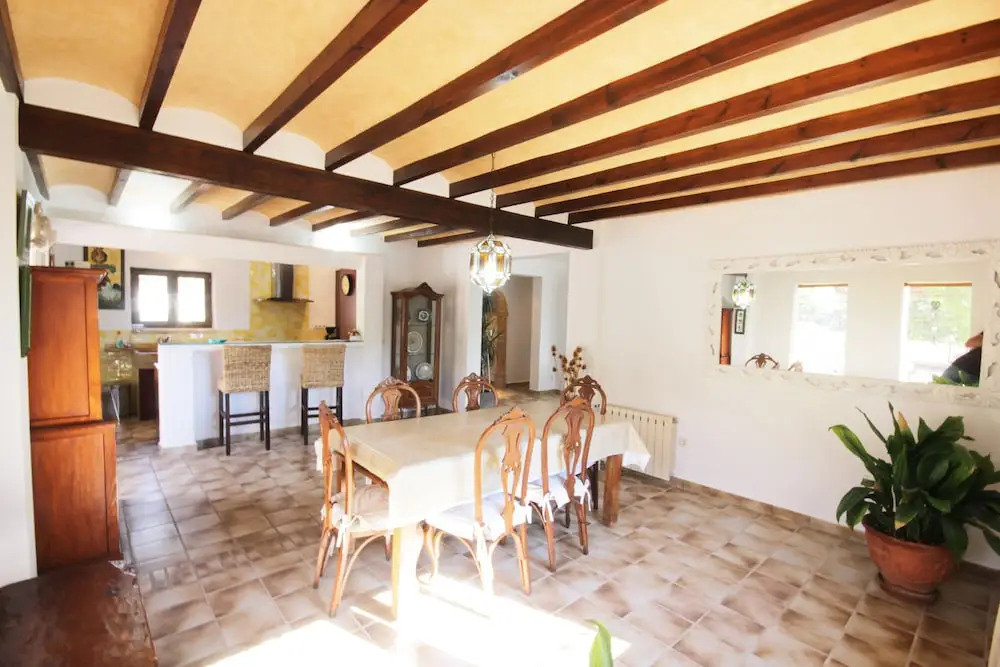Private & Luxurious Villa With Pool - Lots of Space & Short Walk to the Sea
