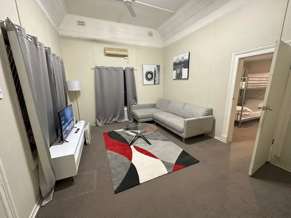 Cottage Charm with Nearby Shopping