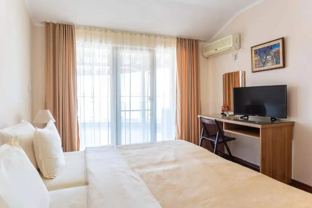 La Casa Apartments