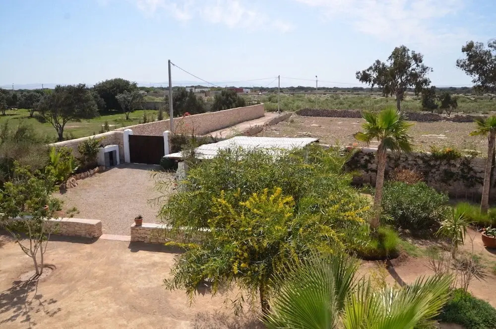 Guest House 12 People, 5 Bedrooms, Overnight or Full Rental