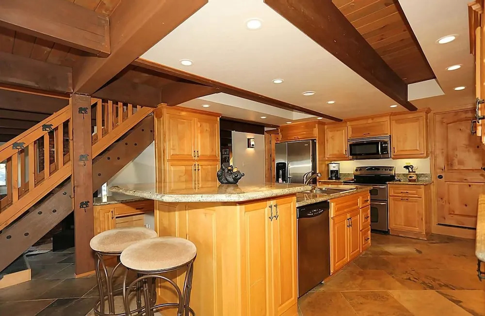 Bear Tree Hideaway 1510 by RedAwning