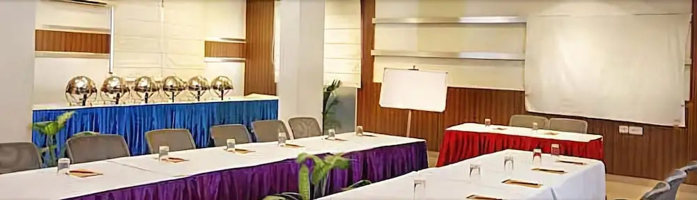 Hotel Mandakini Plaza