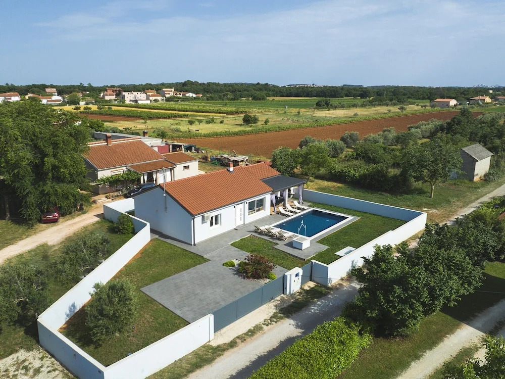 House in Valbandon Near Brijuni National Park