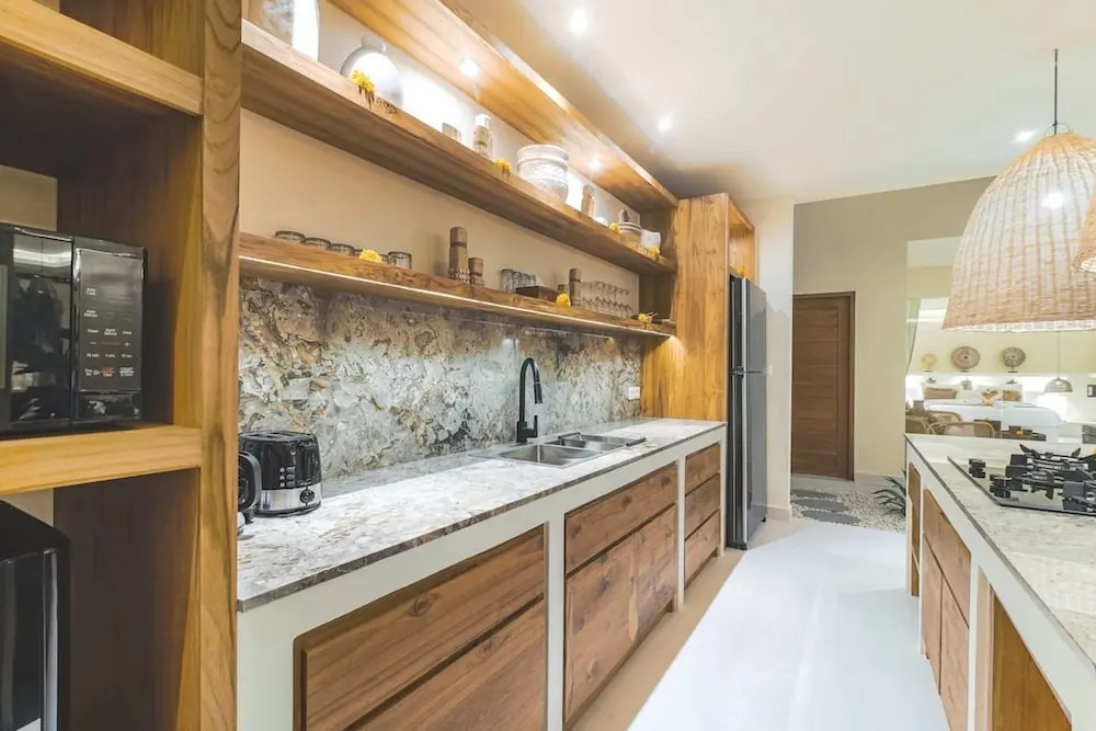 Villa Selaanc - Luxury 4BR Villa with Private Pool, Walking Distance to Seseh Beach