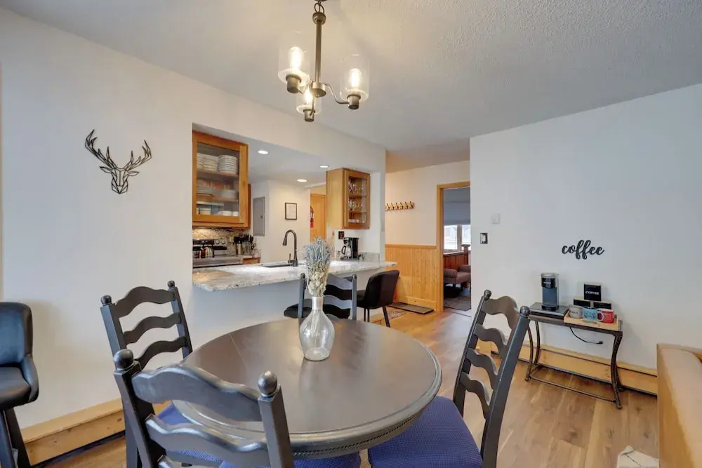 Charming Vail Condo w/ Patio & Mountain Views
