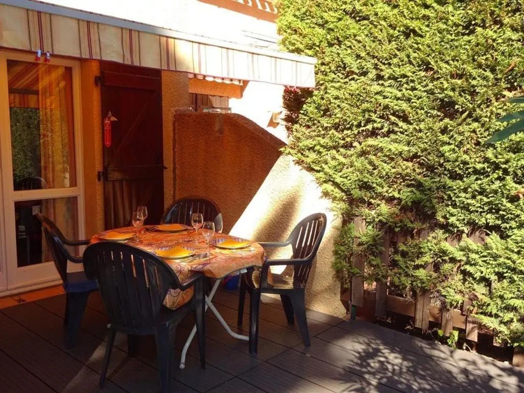 Villa climatisée avec parking, résidence avec piscine, Cap dAgde - FR-1-607-62