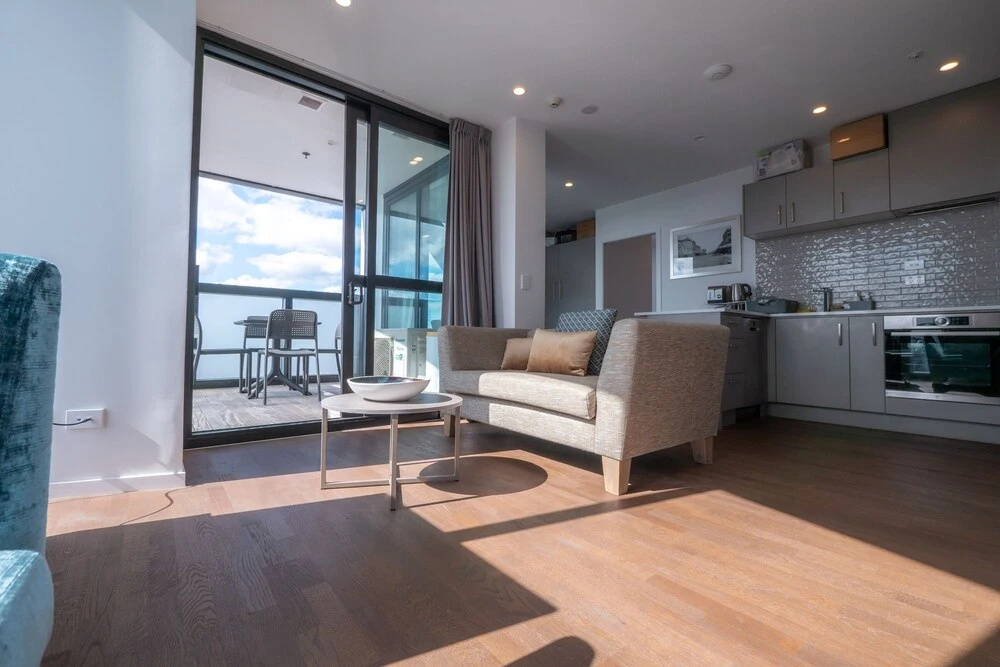 Stunning 2 Bedroom Apartment With City and Harbour Views in the CBD