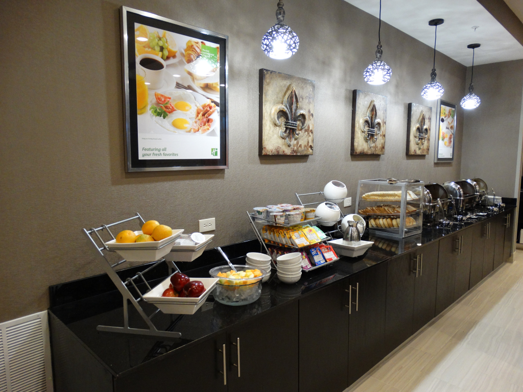 Holiday Inn Hotel And Suites Covington