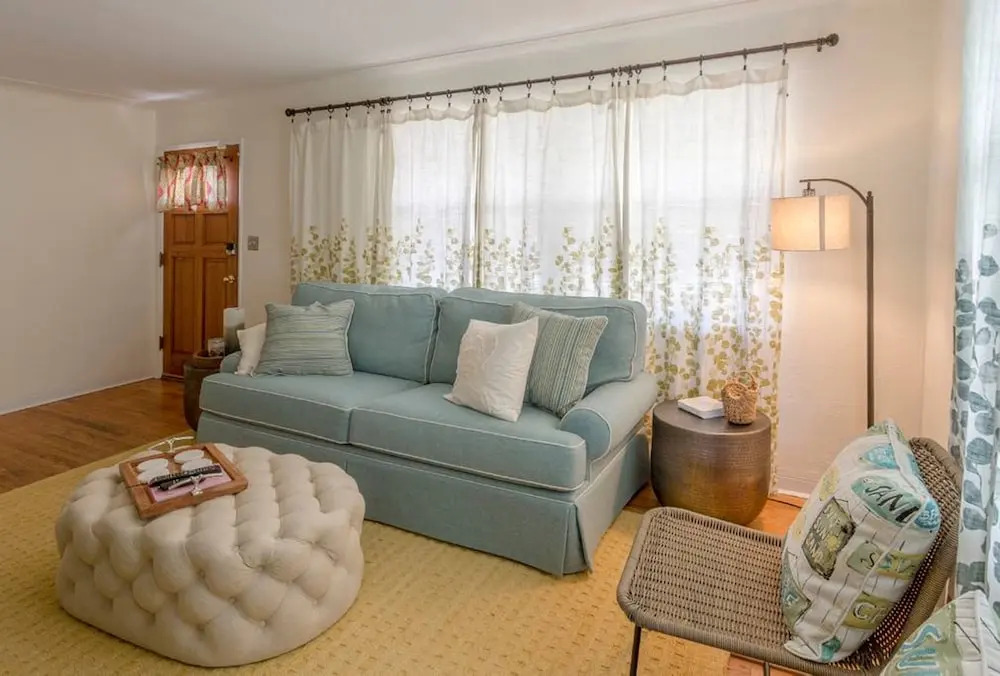Northeast St. Petersburg Cottage by TechTravel