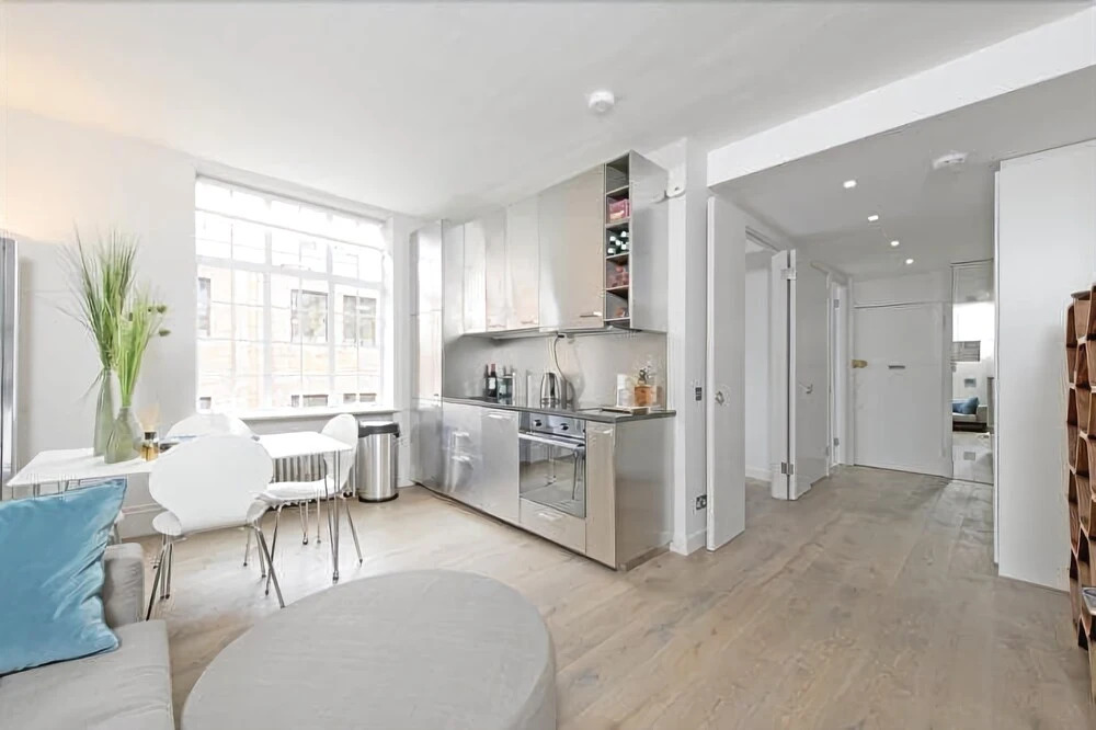 Modern Daver Court Chelsea Nest - SAA