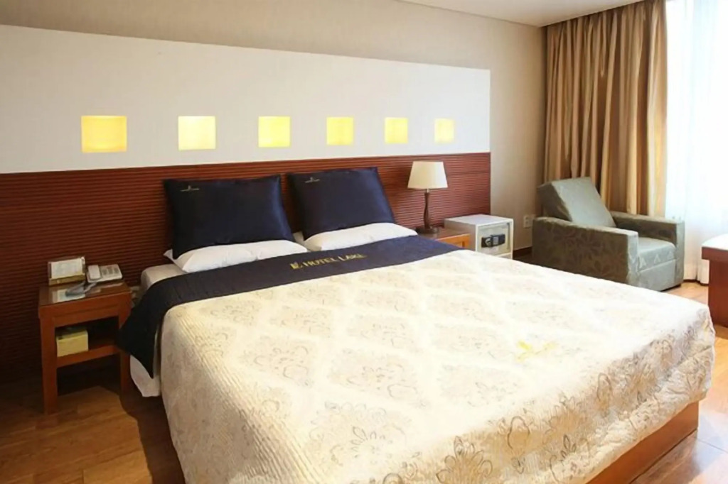 Hotel Lake