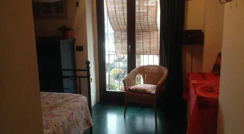Mole'N Room