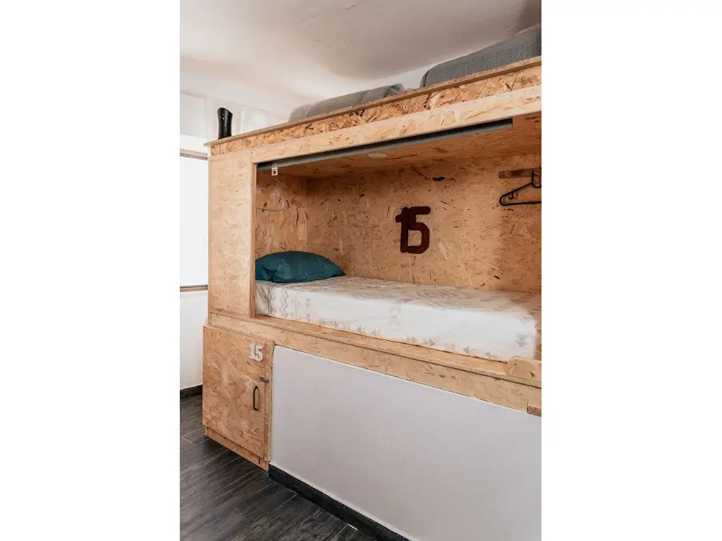 Deck Lodge - Hostel
