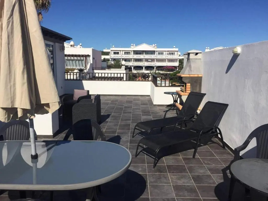 Lovely 3-Bedroom Penthouse With Seaview