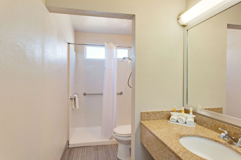 Days Inn by Wyndham Chowchilla Gateway to Yosemite