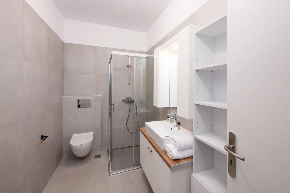 Hosting Moments Semi Basement Apartment