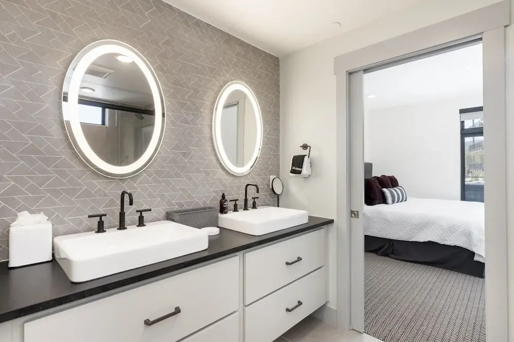 Timber Fox 1208 3 Bedroom Apts by RedAwning
