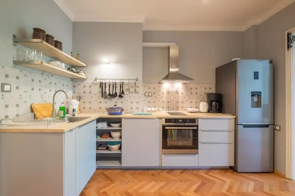 FM Deluxe 1-BDR Apartment - Style Meets Charm